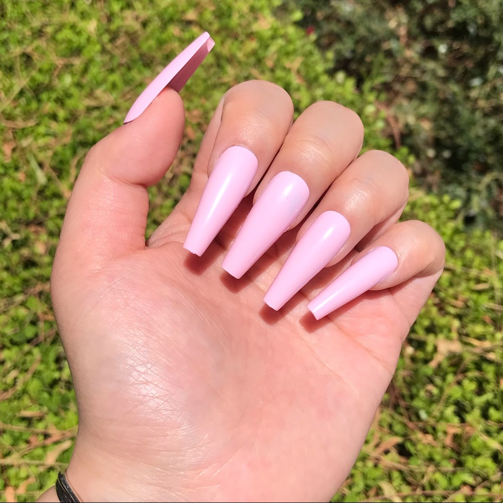 Pink press ons